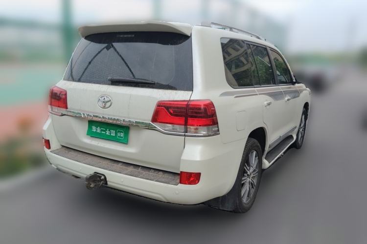 Used Toyota Land Cruiser 2015 4.0L V6 Middle East Low-Trim Version Rear Right 45 Deg
