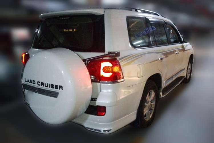 Used Toyota Land Cruiser 2015 4.0L V6 Middle East Limited Edition Rear Right 45 Deg
