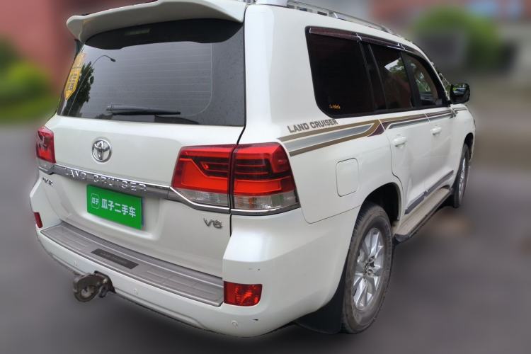 Used Toyota Land Cruiser 2015 4.0L V6 Middle East Low-Trim Version Rear Right 45 Deg