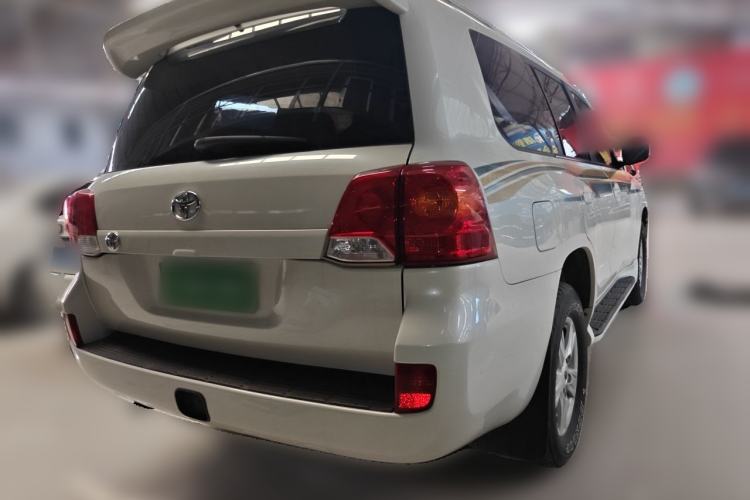 Used Toyota Land Cruiser 2015 4.0L V6 Middle East Low-Trim Version Rear Right 45 Deg