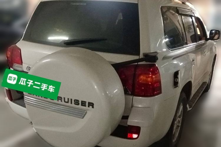 Used Toyota Land Cruiser 2015 4.0L 5-Seater Middle East Version Rear Right 45 Deg