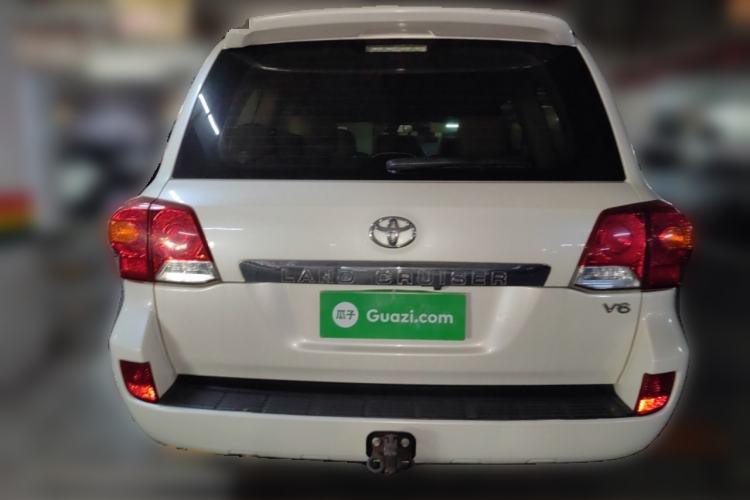 Used Toyota Land Cruiser 2015 4.0L 5-Seater Middle East Version Rear