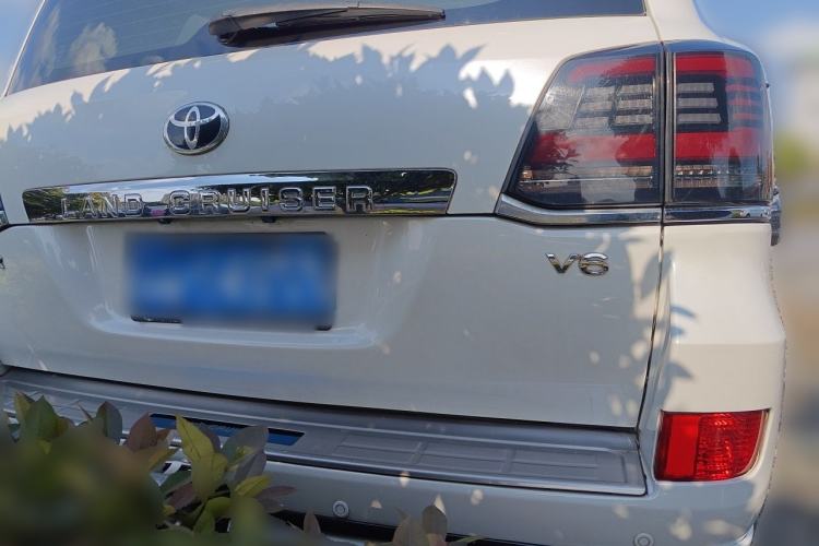 Used Toyota Land Cruiser  Rear