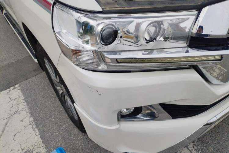 Used Toyota Land Cruiser  Right Front Headlight