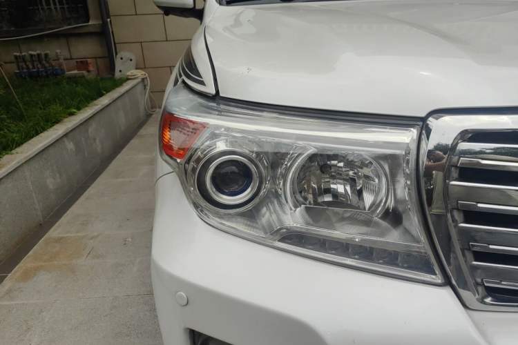 Used Toyota Land Cruiser 2015 4.0L 5-Seater Middle East Version Right Front Headlight