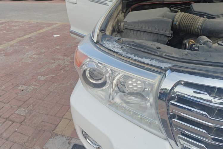 Used Toyota Land Cruiser  Right Front Headlight