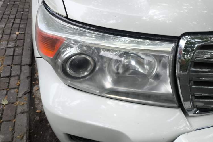 Used Toyota Land Cruiser 2015 4.0L V6 Middle East Low-Trim Version Right Front Headlight