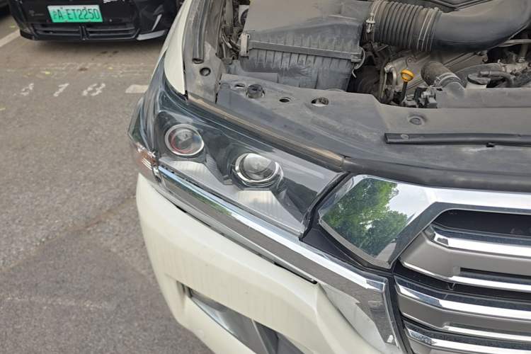 Used Toyota Land Cruiser  Right Front Headlight