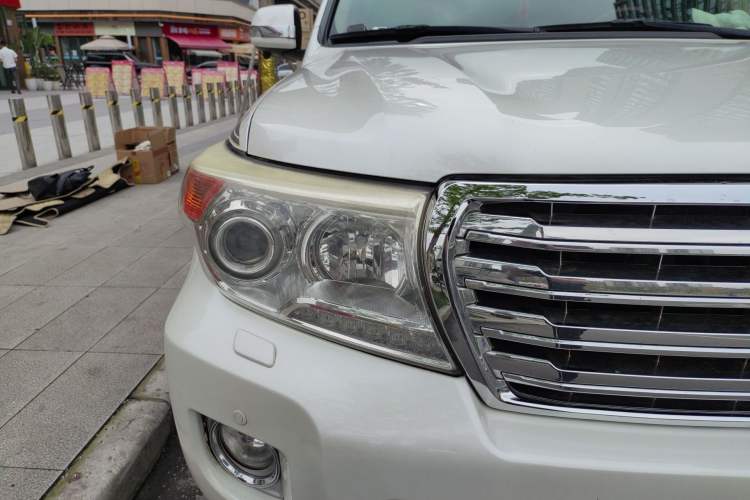 Used Toyota Land Cruiser  Right Front Headlight