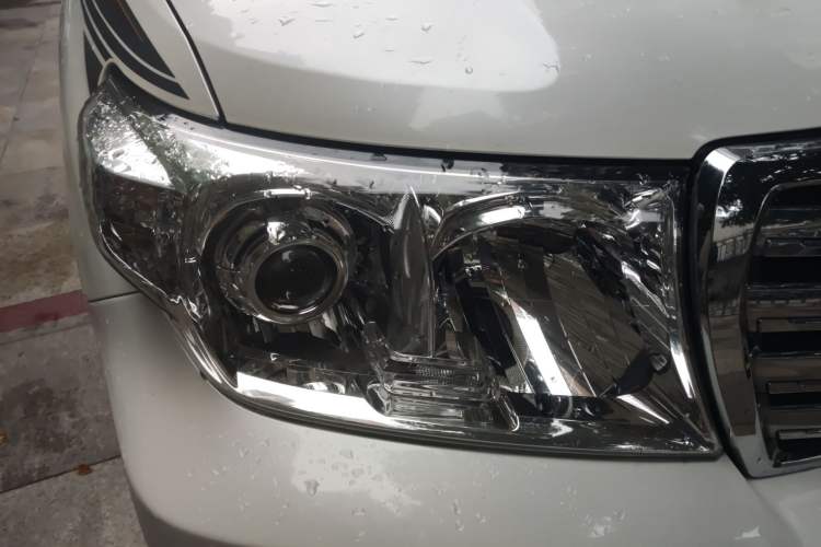 Used Toyota Land Cruiser  Right Front Headlight