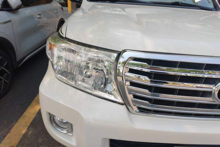 Used Toyota Land Cruiser 2015 4.0L 5-Seater Middle East Version Right Front Headlight