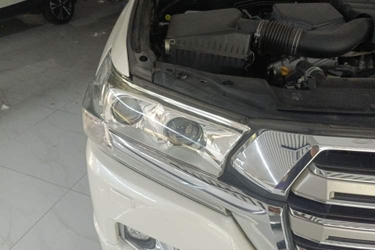 Used Toyota Land Cruiser  Right Front Headlight