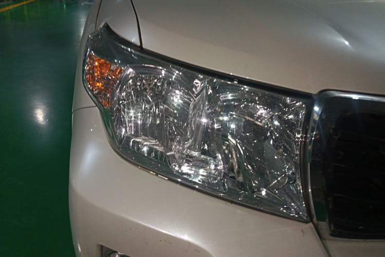Used Toyota Land Cruiser  Right Front Headlight