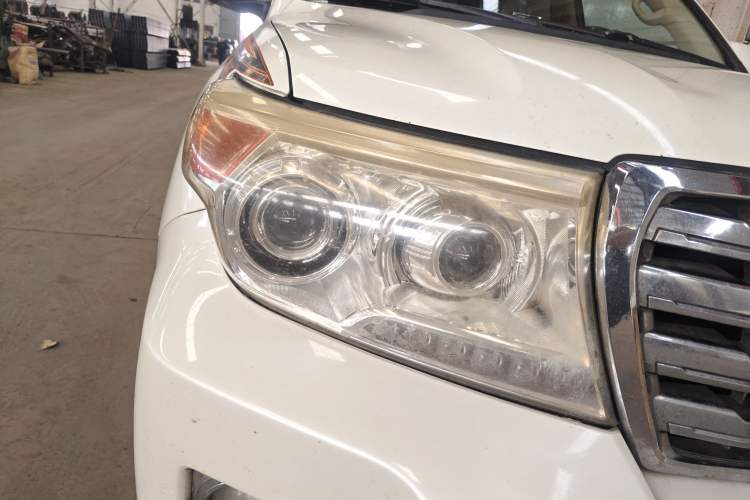Used Toyota Land Cruiser 2015 4.0L 5-Seater Middle East Version Right Front Headlight