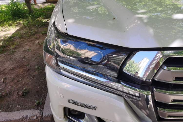 Used Toyota Land Cruiser  Right Front Headlight