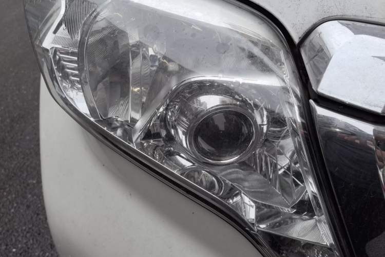 Used Toyota Land Cruiser  Right Front Headlight