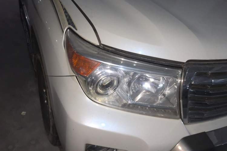 Used Toyota Land Cruiser  Right Front Headlight