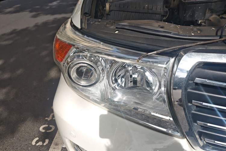 Used Toyota Land Cruiser  Right Front Headlight