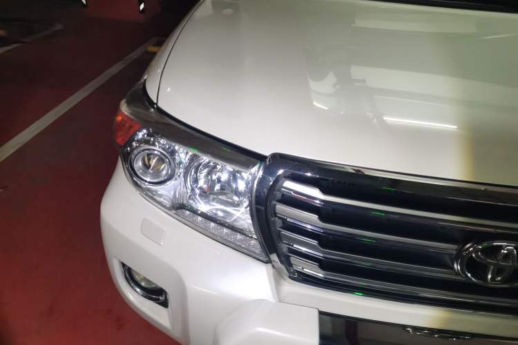 Used Toyota Land Cruiser 2015 4.6L V8 Middle East Limited Edition Right Front Headlight