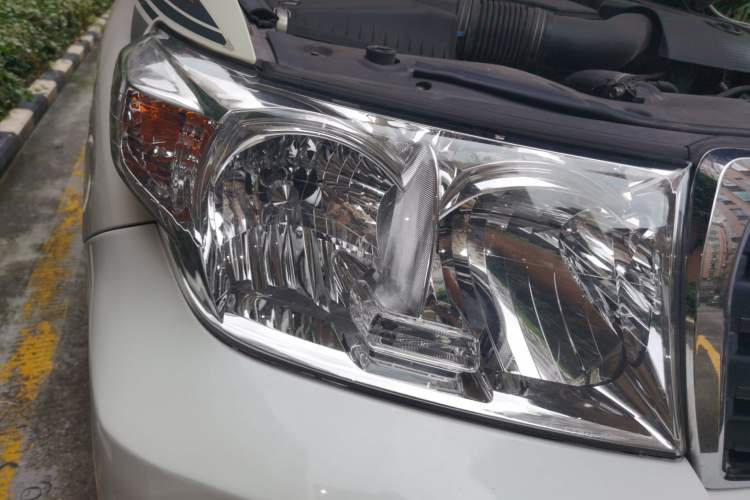 Used Toyota Land Cruiser  Right Front Headlight