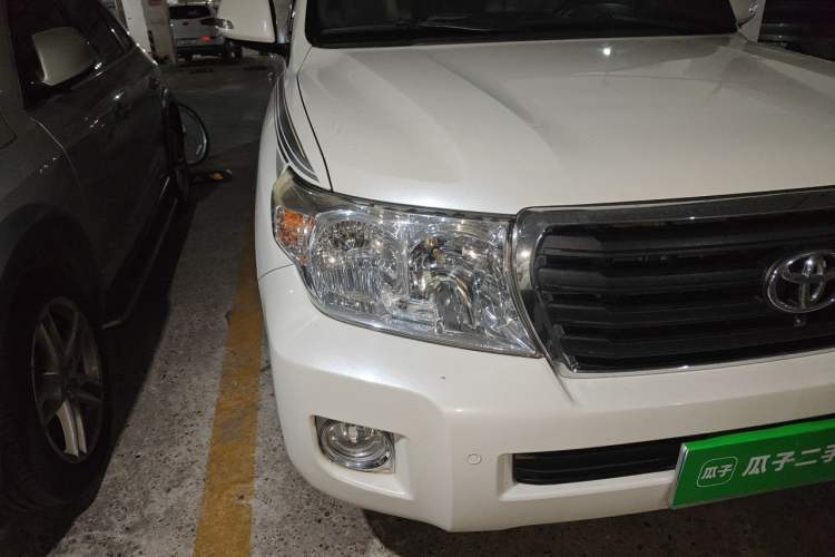 Used Toyota Land Cruiser 2015 4.0L V6 Middle East Low-Trim Version Right Front Headlight
