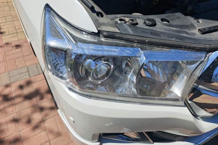 Used Toyota Land Cruiser  Right Front Headlight