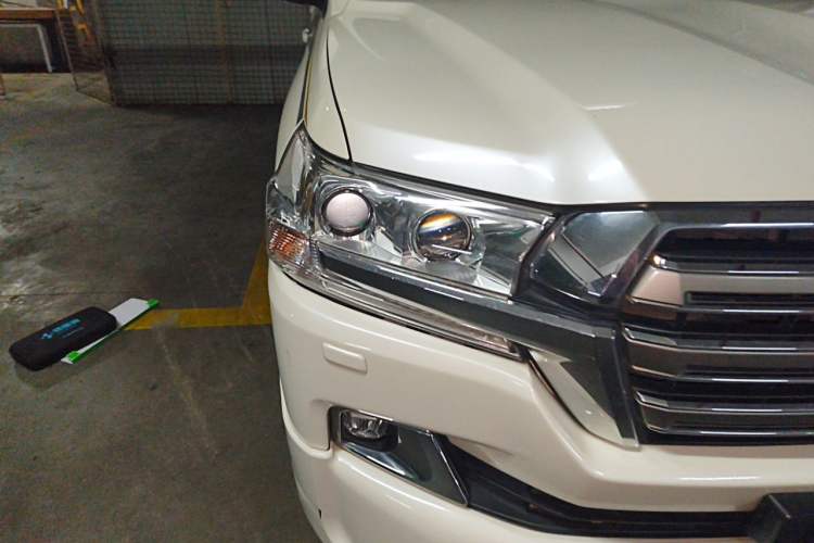 Used Toyota Land Cruiser  Right Front Headlight