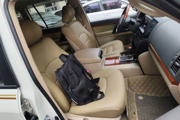 Used Toyota Land Cruiser 2015 4.0L V6 Middle East Low-Trim Version Right Front Seat