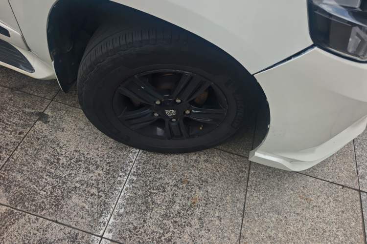 Used Toyota Land Cruiser 2015 4.0L V6 Middle East Low-Trim Version Right Front Wheel Hub
