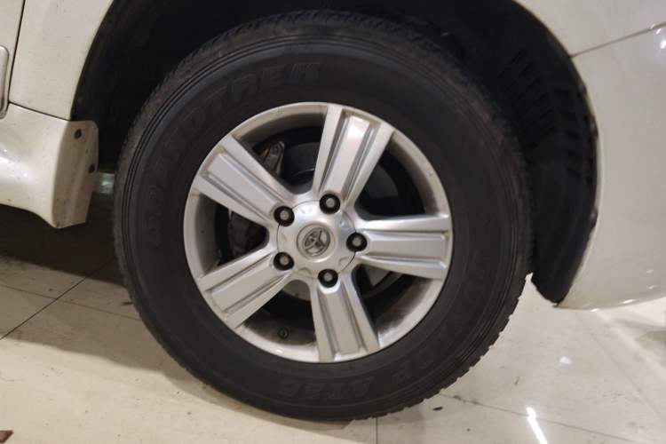 Used Toyota Land Cruiser 2015 4.0L 5-Seater Middle East Version Right Front Wheel Hub