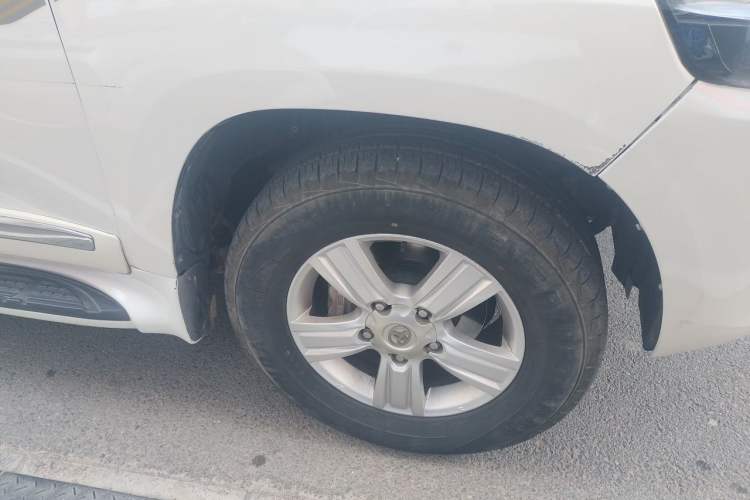 Used Toyota Land Cruiser  Right Front Wheel Hub