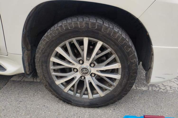 Used Toyota Land Cruiser  Right Front Wheel Hub