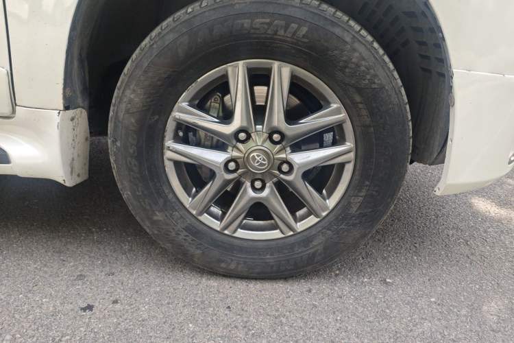 Used Toyota Land Cruiser 2015 4.0L 5-Seater Middle East Version Right Front Wheel Hub