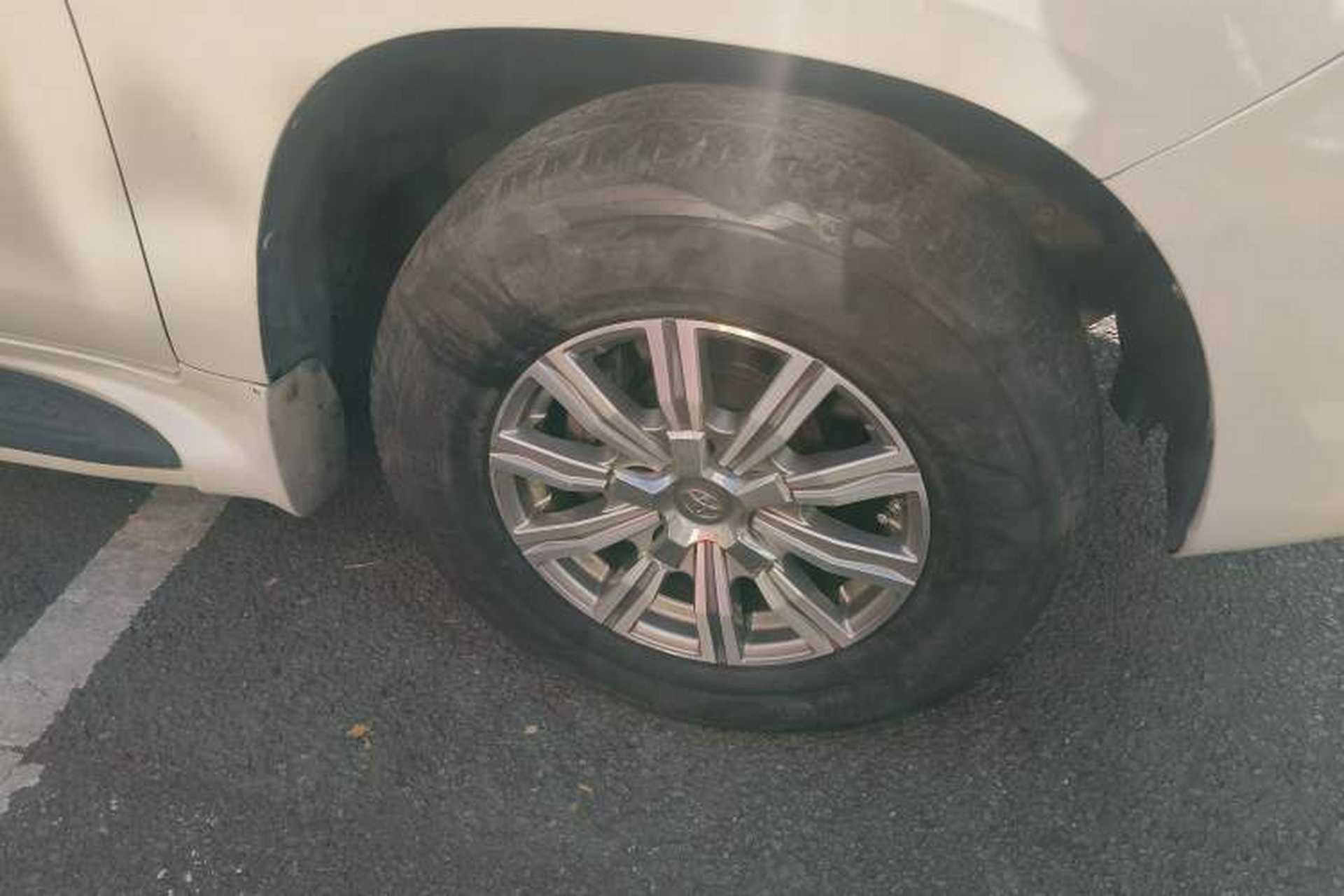 Used Toyota Land Cruiser  Right Front Wheel Hub