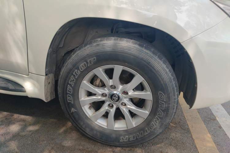 Used Toyota Land Cruiser 2015 4.0L 5-Seater Middle East Version Right Front Wheel Hub