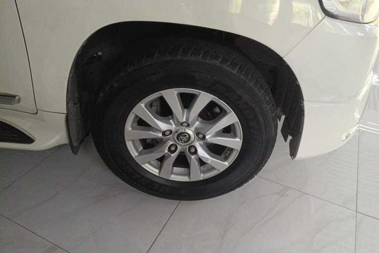 Used Toyota Land Cruiser  Right Front Wheel Hub
