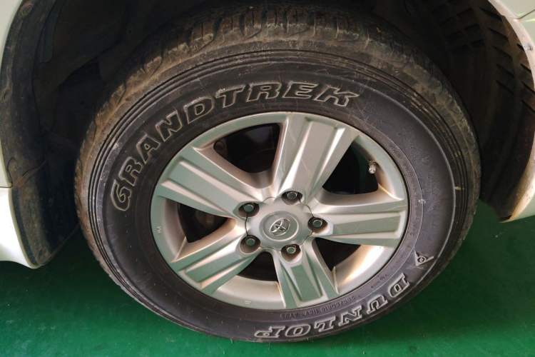 Used Toyota Land Cruiser  Right Front Wheel Hub