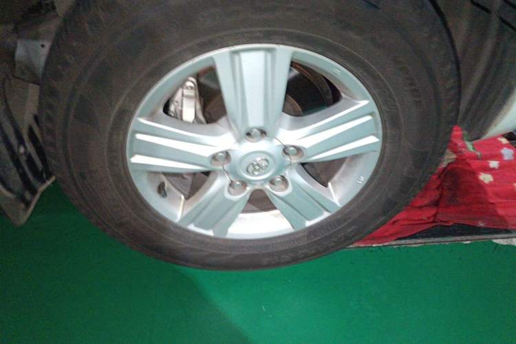 Used Toyota Land Cruiser  Right Front Wheel Hub