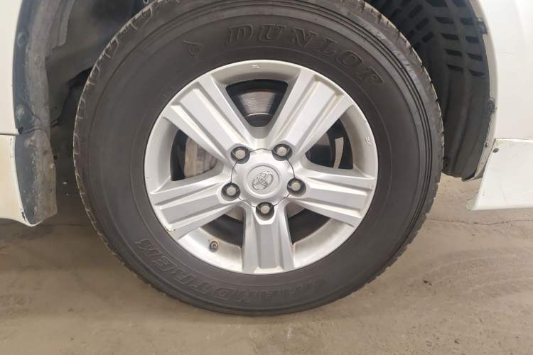 Used Toyota Land Cruiser 2015 4.0L 5-Seater Middle East Version Right Front Wheel Hub