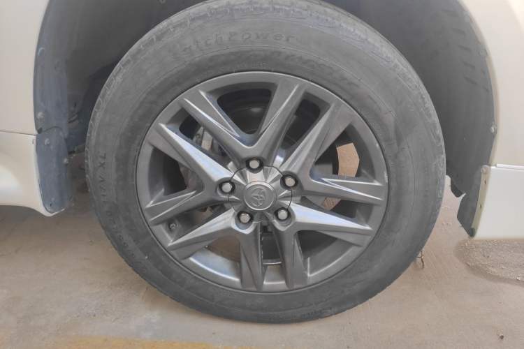 Used Toyota Land Cruiser  Right Front Wheel Hub