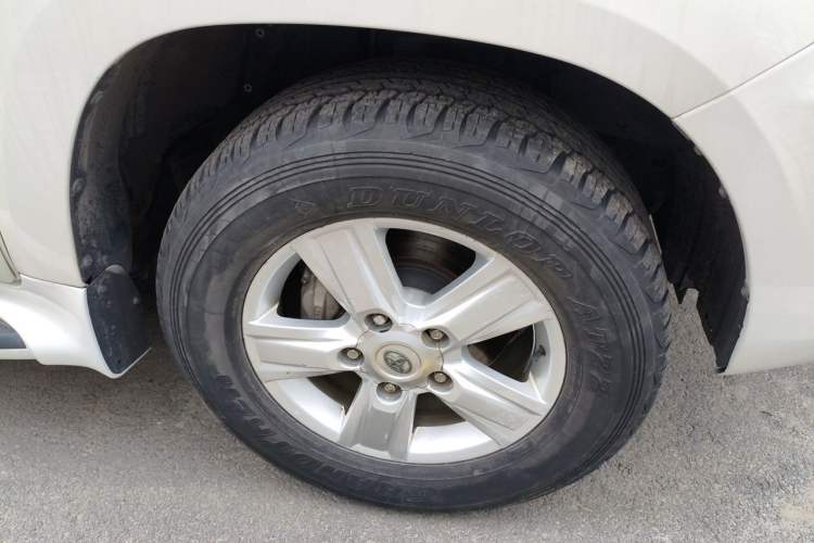 Used Toyota Land Cruiser 2015 4.0L V6 Middle East Limited Edition Right Front Wheel Hub
