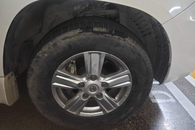 Used Toyota Land Cruiser 2015 4.0L 5-Seater Middle East Version Right Front Wheel Hub
