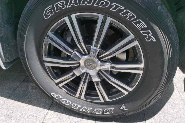 Used Toyota Land Cruiser  Right Front Wheel Hub