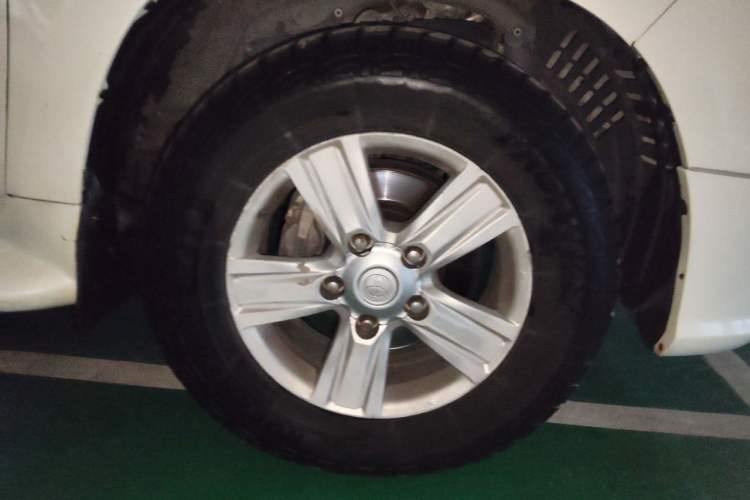 Used Toyota Land Cruiser 2015 4.0L V6 Middle East Low-Trim Version Right Front Wheel Hub