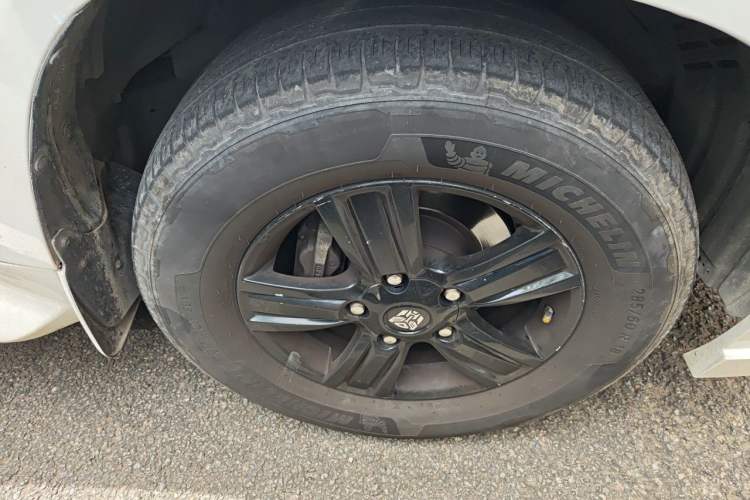 Used Toyota Land Cruiser 2015 4.0L V6 Middle East Low-Trim Version Right Front Wheel Hub