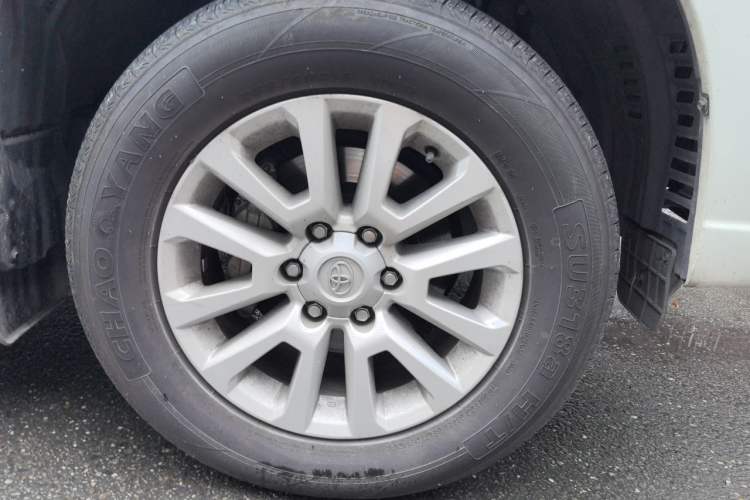 Used Toyota Land Cruiser  Right Front Wheel Hub