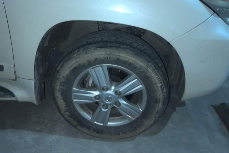 Used Toyota Land Cruiser  Right Front Wheel Hub