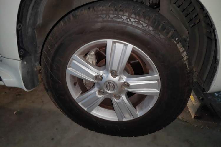 Used Toyota Land Cruiser 2015 4.0L 5-Seater Middle East Version Right Front Wheel Hub