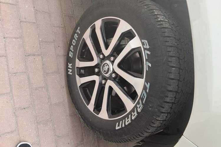 Used Toyota Land Cruiser  Right Front Wheel Hub
