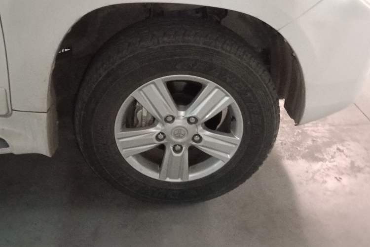 Used Toyota Land Cruiser 2015 4.0L 5-Seater Middle East Version Right Front Wheel Hub